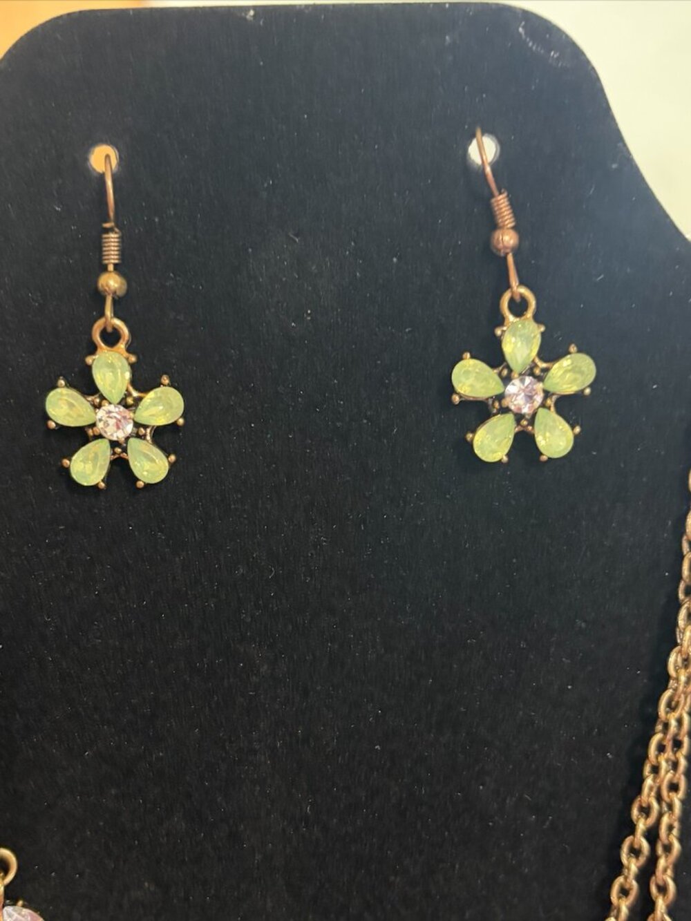 NECKLACE AND EARRING SET - LOVELY FLORAL DESIGN WITH MULTICOLOR STONES - Picture 4 of 4